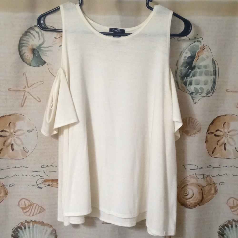 Cold shoulder shirt size